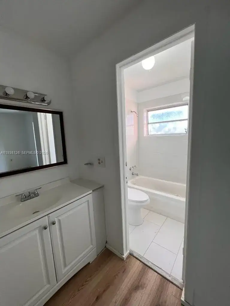1 bedroom 1 bath Residential for sale at 20520 NW 15th Ave # 221, Miami Gardens FL 33169