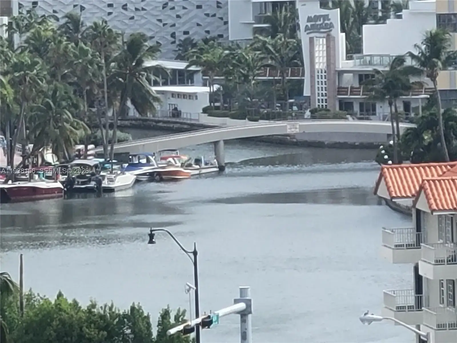 1 bath Residential Lease for rent at 2899 Collins # 1114, Miami Beach FL 33140