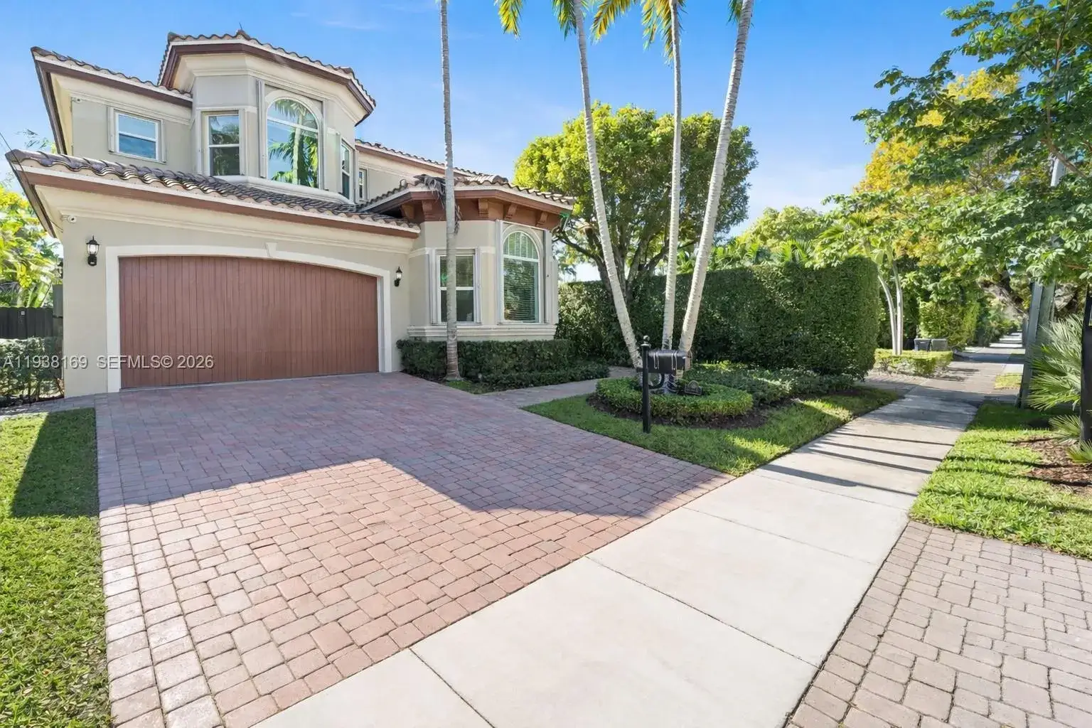 5 bedroom 5 bath Residential for sale at 1490 Cleveland Rd, Miami Beach FL 33141