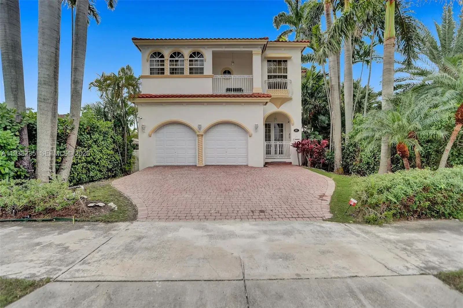 4 bedroom 5 bath Residential Lease for rent at 832 Hollywood Blvd, Hollywood FL 33019