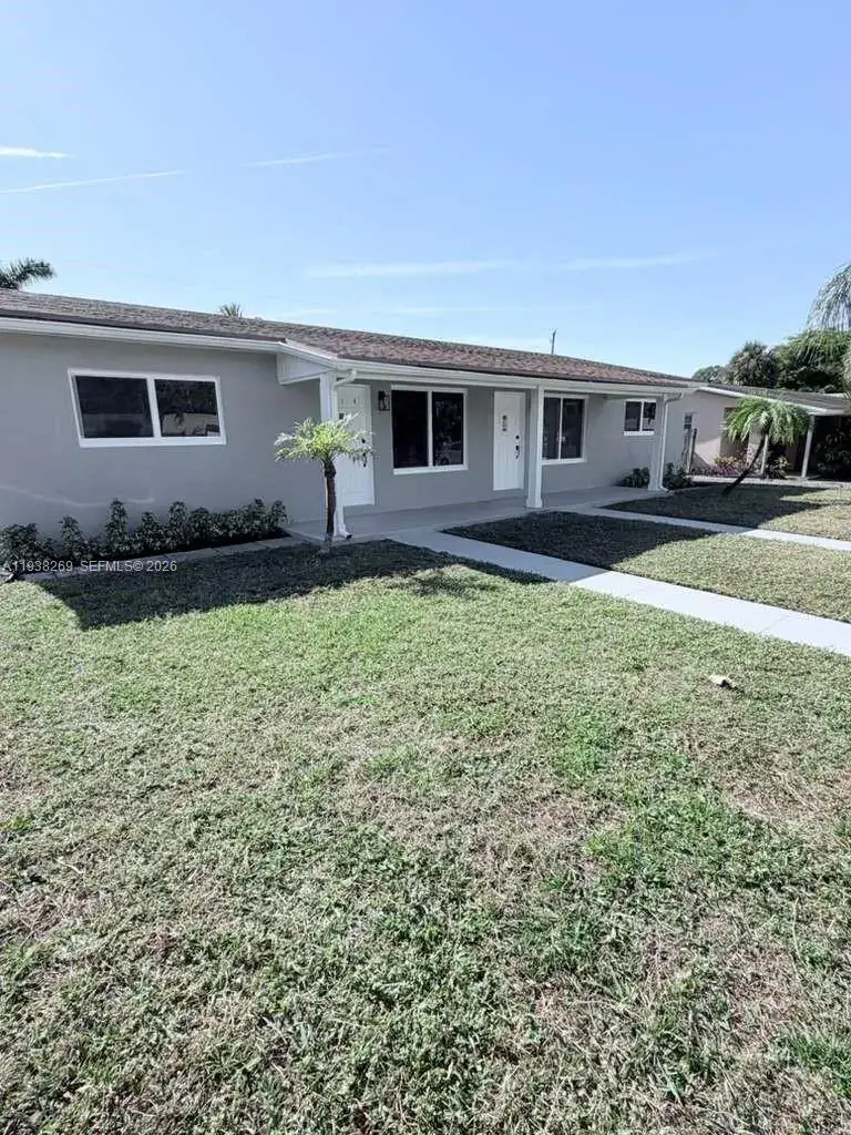 2 bedroom 1 bath Residential Lease for rent at 134 SW 14th Ave # B, Boynton Beach FL 33435