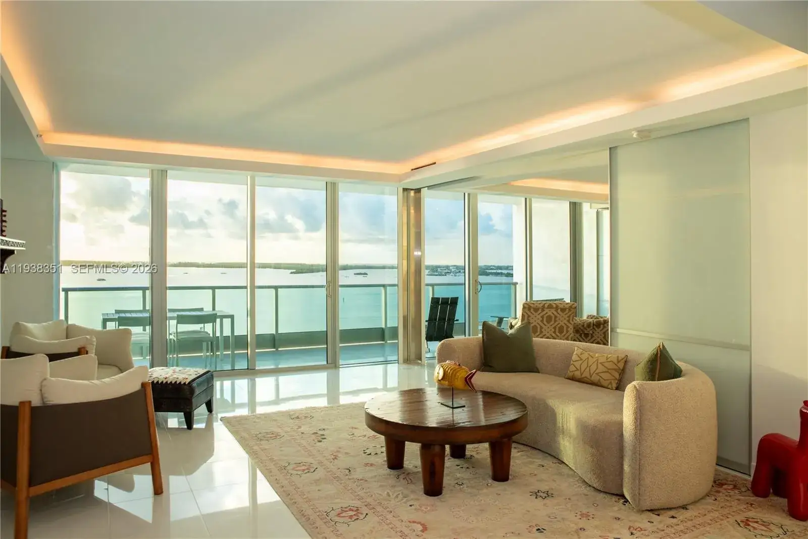1 bedroom 1 bath Residential for sale at 1331 Brickell Bay Dr # 1505, Miami FL 33131