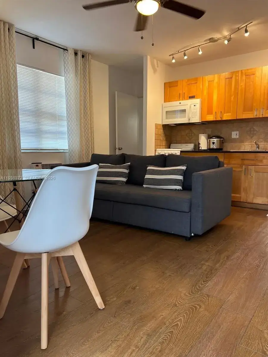 1 bedroom 1 bath Residential Lease for rent at 740 Michigan Ave # 5, Miami Beach FL 33139