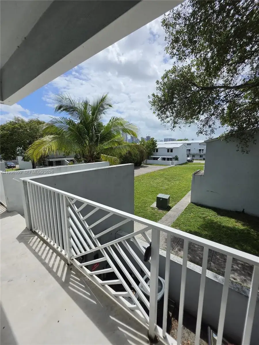 1990 NW 4th Ct # 7, Miami FL 33136