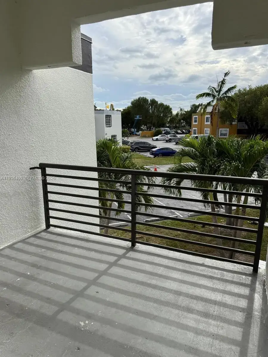 2 bedroom 2 bath Residential Lease for rent at 9711 Fontainebleau Blvd # D212, Miami FL 33172