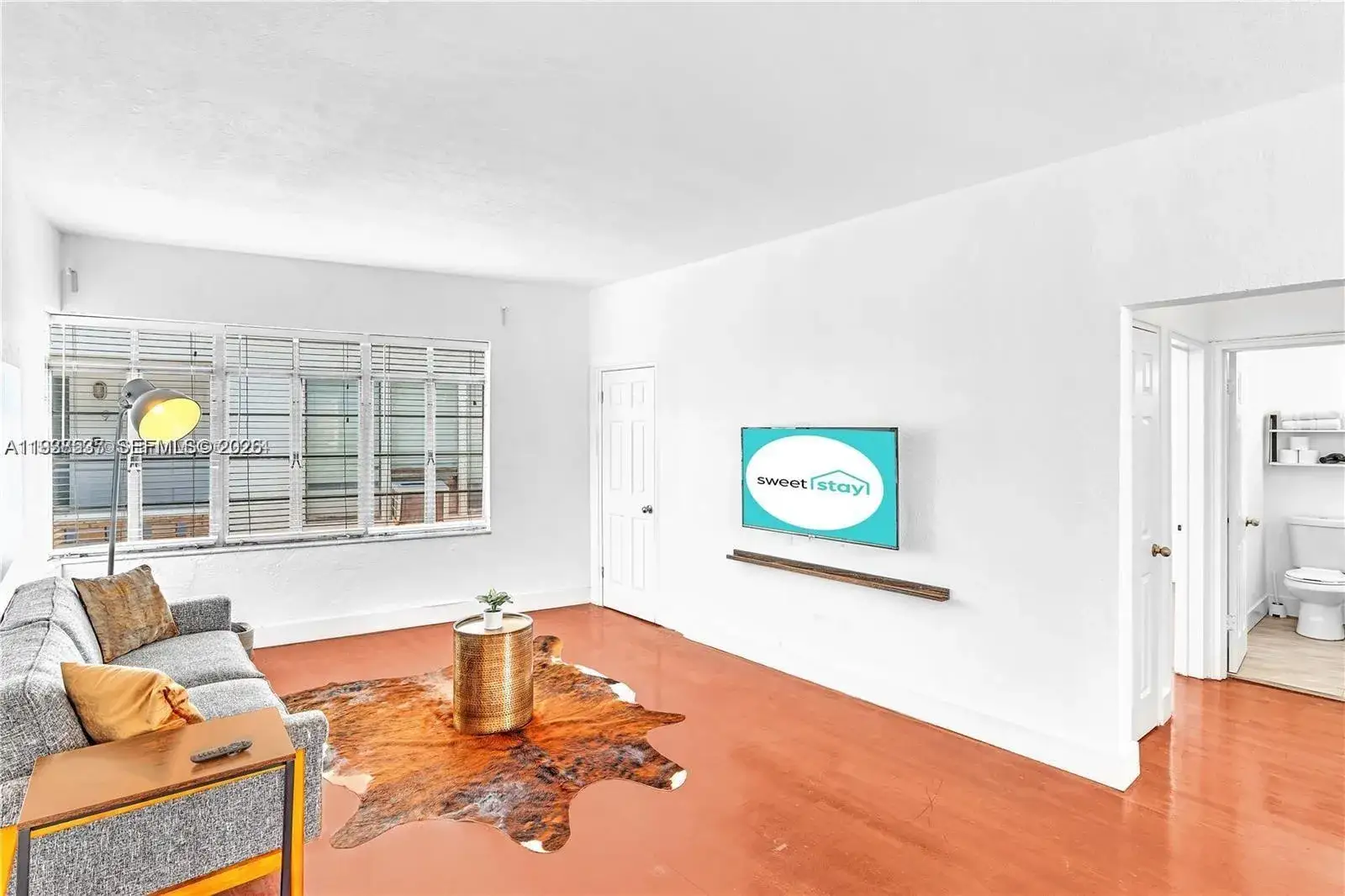 1 bedroom 1 bath Residential Lease for rent at 3920 Garden Ave # 14, Miami Beach FL 33140