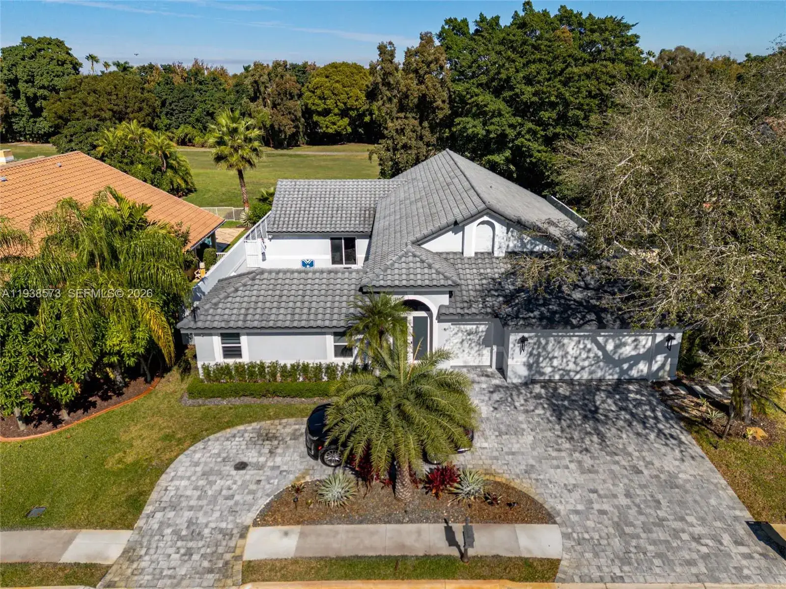 5 bedroom 3 bath Residential for sale at 15221 N Laurel Ln N, Pembroke Pines FL 33027