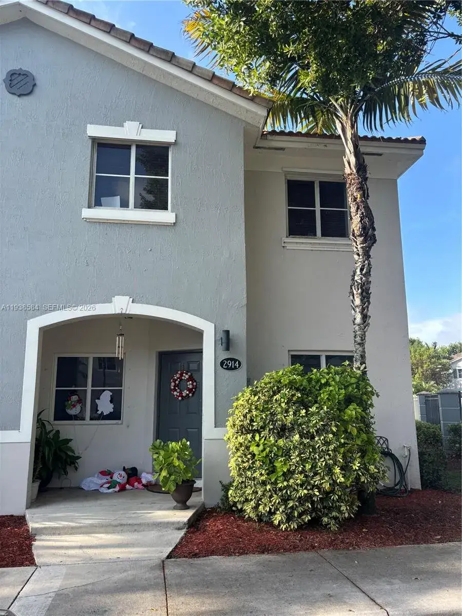 3 bedroom 2 bath Residential Lease for rent at 2914 SE 15th Ter, Homestead FL 33035