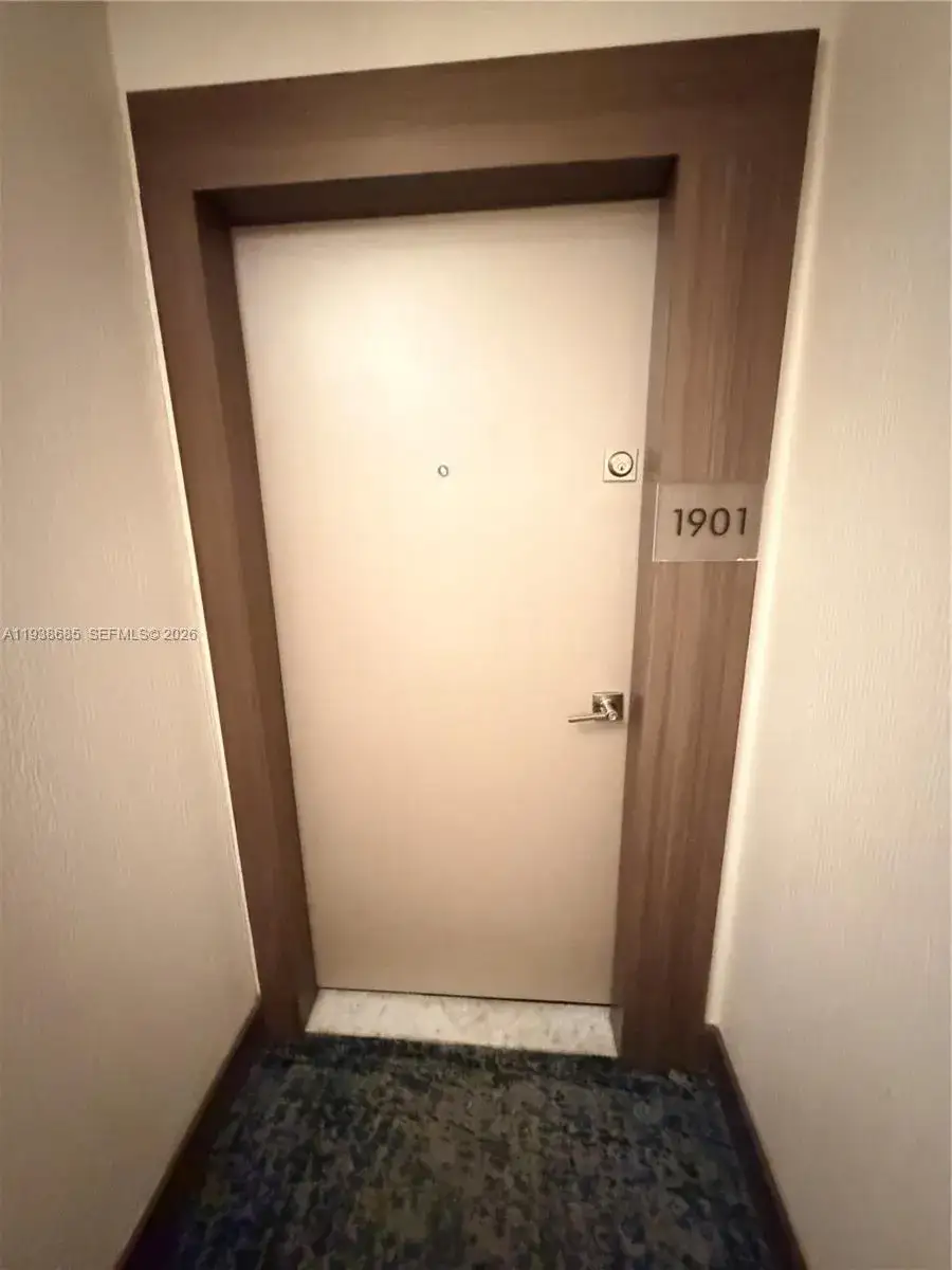 2 bedroom 2 bath Residential for sale at 3701 N Country Club Dr # 1901, Aventura FL 33180