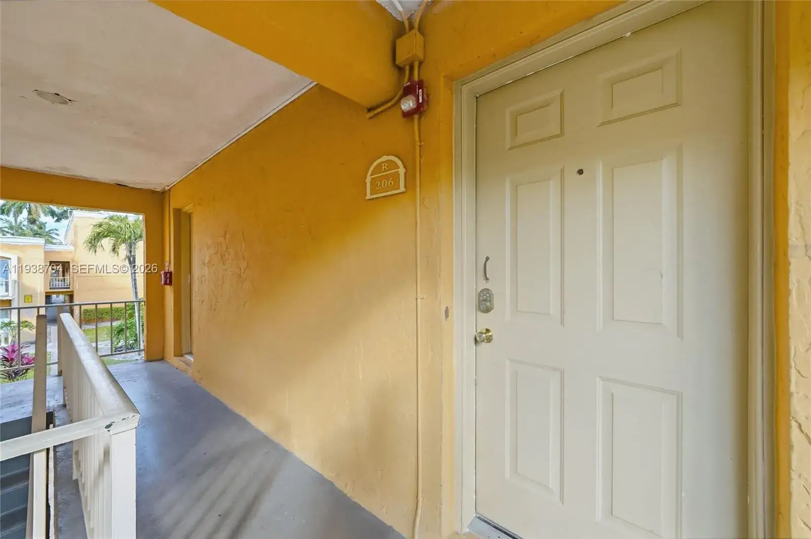 2 bedroom 2 bath Residential for sale at 17901 NW 68th Ave # R206, Hialeah FL 33015