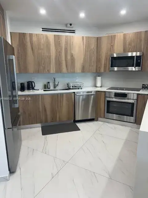 3 bedroom 3 bath Residential for sale at 19500 Turnberry Way # 12A, Aventura FL 33180