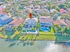 5 bedroom 3 bath Residential Lease for rent at 1176 Cedar Falls Dr, Weston FL 33327