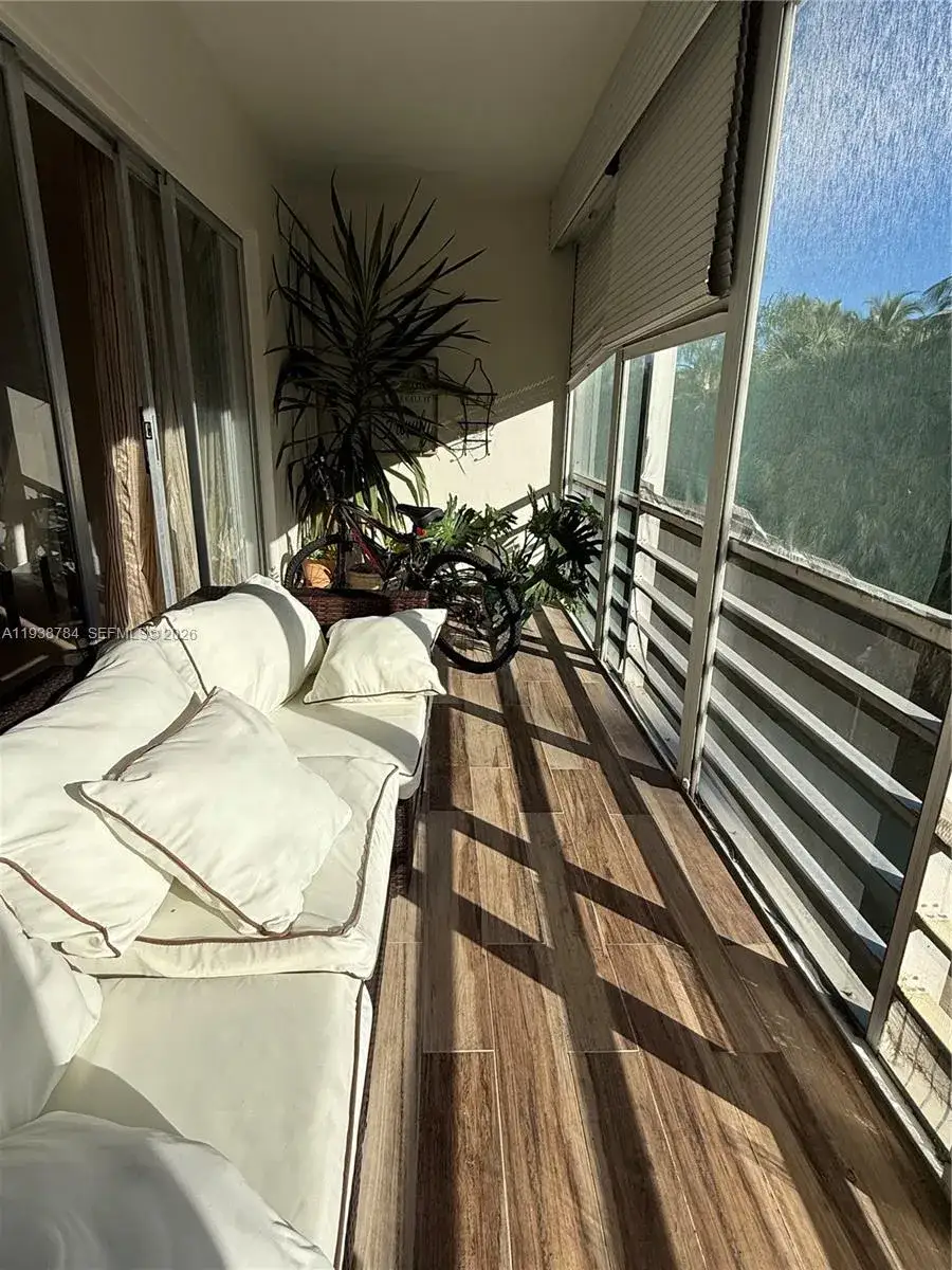2 bedroom 2 bath Residential Lease for rent at 500 NE 14th Ave # 302, Hallandale Beach FL 33009