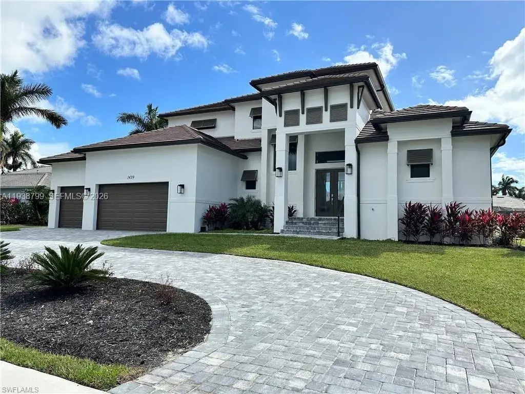 5 bedroom 4 bath Residential for sale at 654 Bamboo Ct, Marco Island FL 34145