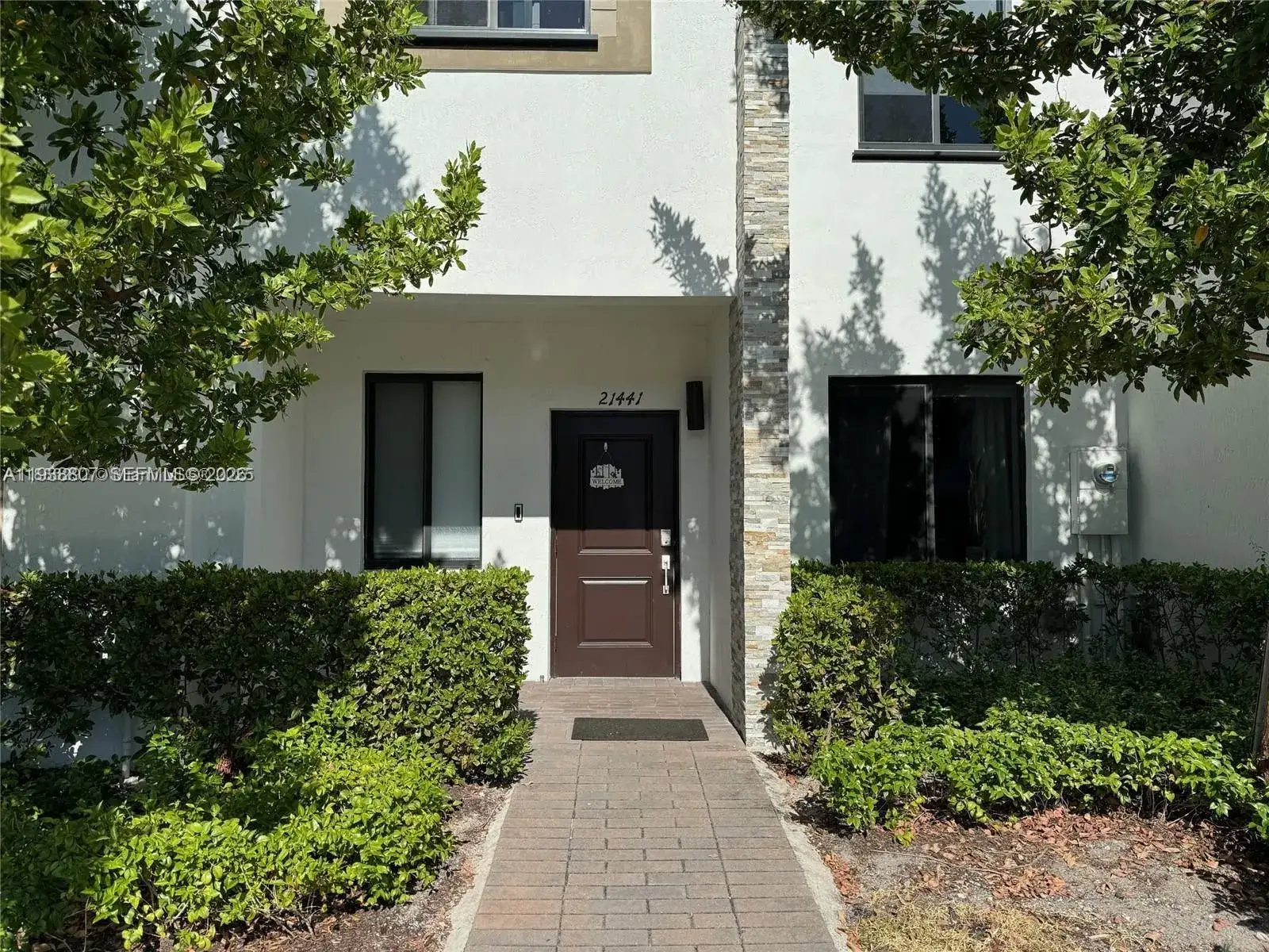 3 bedroom 2 bath Residential for sale at 21441 NE 3rd Pl, Miami FL 33179