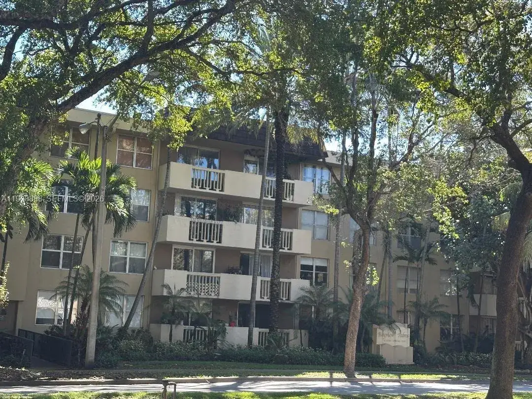 1 bedroom 1 bath Residential for sale at 1800 Sans Souci Blvd # 115, North Miami FL 33181