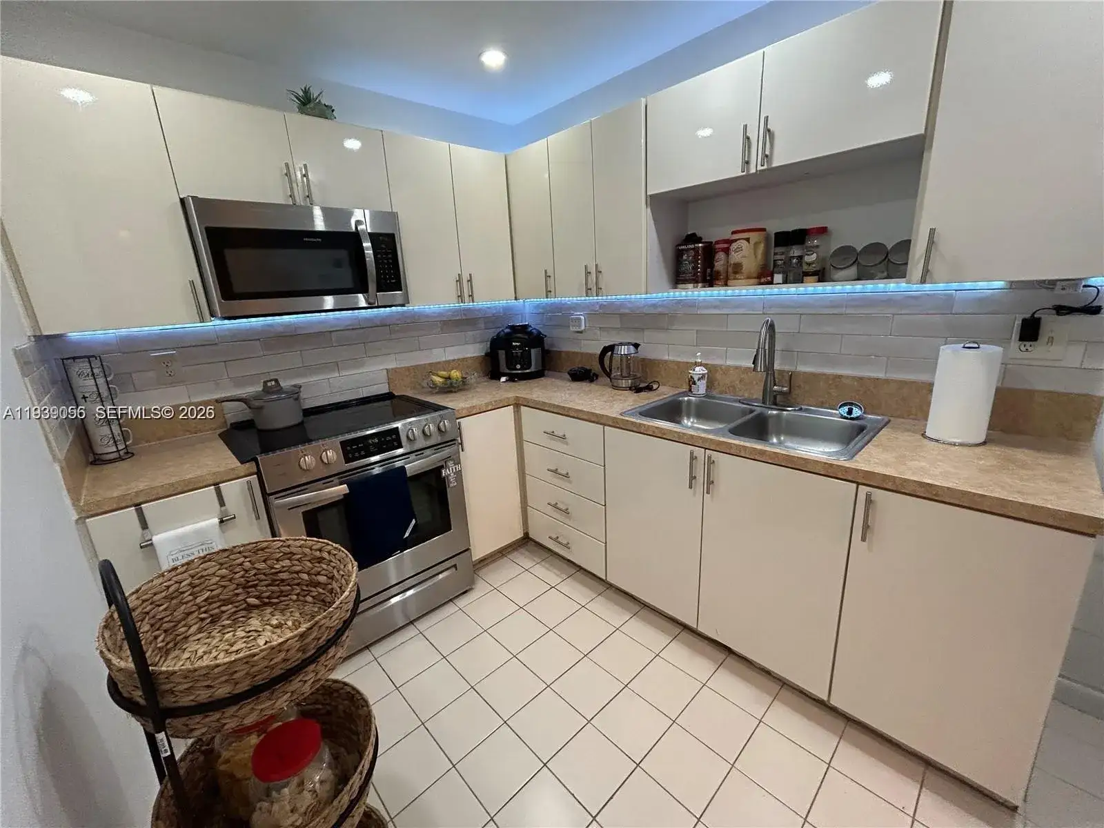2 bedroom 2 bath Residential for sale at 8251 NW 8th St # 214, Miami FL 33126