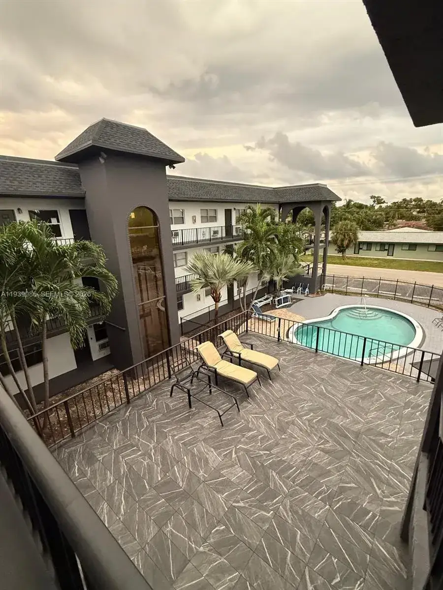 1 bedroom 1 bath Residential Lease for rent at 1100 NE 9th Ave # 306, Fort Lauderdale FL 33304