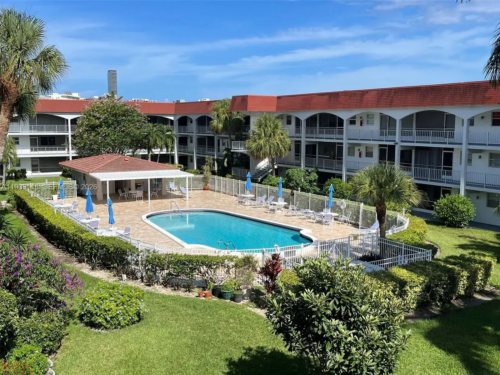 2 bedroom 2 bath Residential Lease for rent at 501 Blue Heron Dr # A, Hallandale Beach FL 33009
