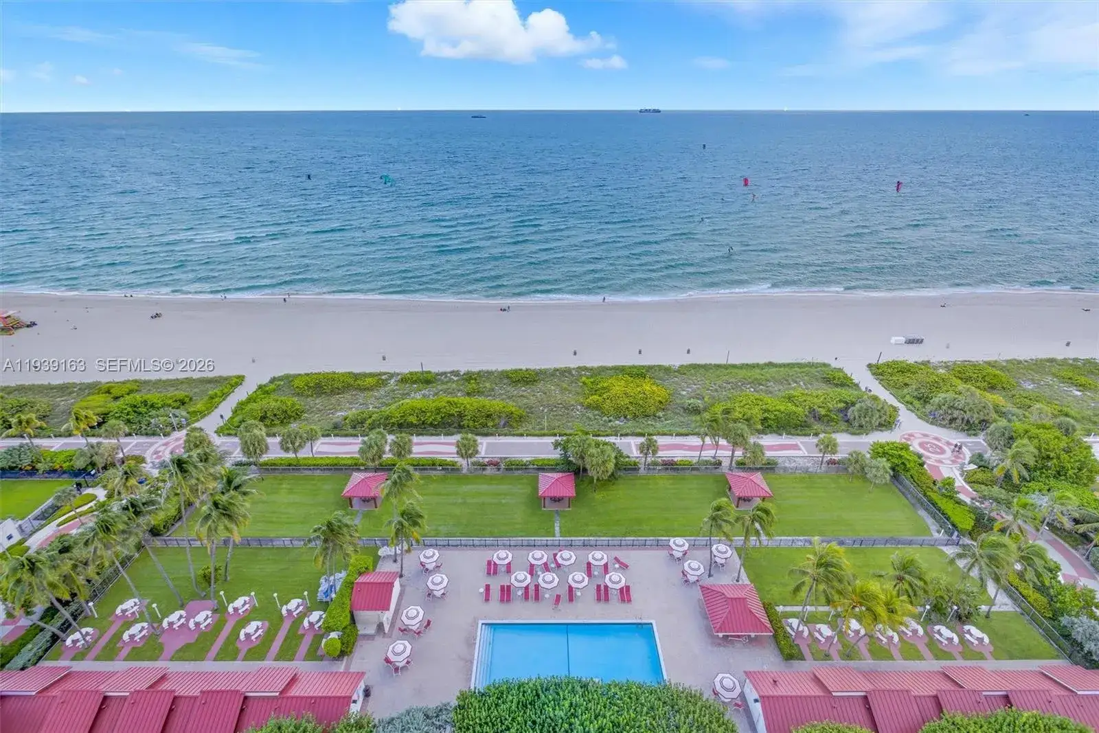 1 bedroom 1 bath Residential for sale at 2555 Collins Ave # 2105, Miami Beach FL 33140