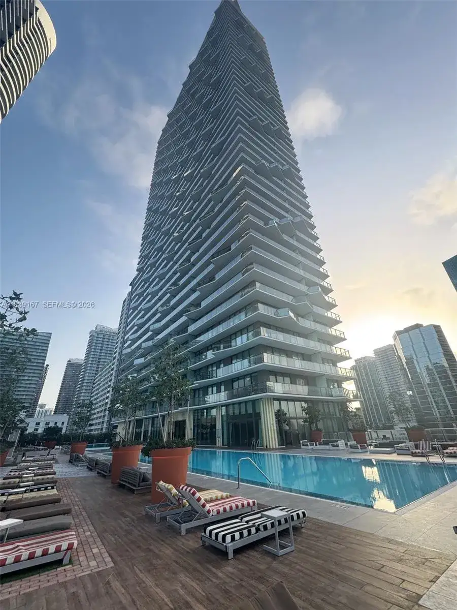 1 bedroom 1 bath Residential for sale at 1300 S Miami Ave # 2808, Miami FL 33130