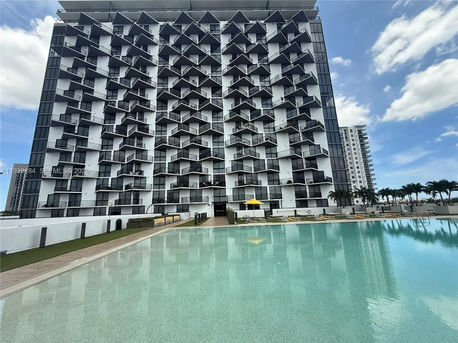 2 bedroom 2 bath Residential for sale at 5252 NW 85th Ave # 1109, Doral FL 33166