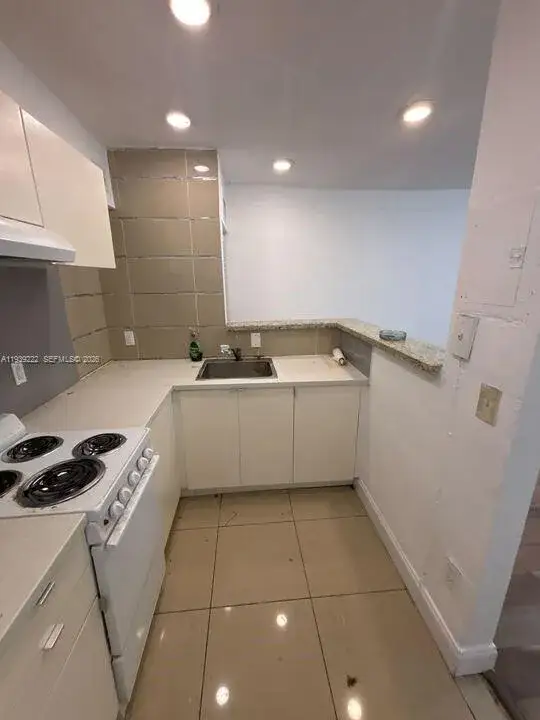 1 bedroom 1 bath Residential Lease for rent at 542 NW 8th St # 12, Miami FL 33136