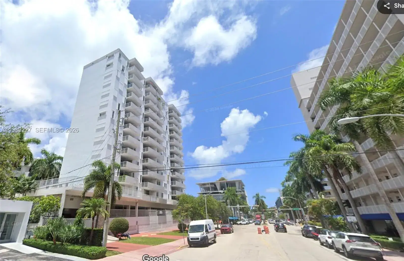 2 bedroom 1 bath Residential Lease for rent at 1331 Lincoln Rd # 402, Miami Beach FL 33139