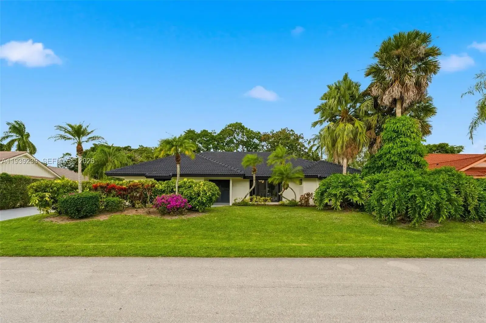 4 bedroom 2 bath Residential for sale at 2 Dunbar Rd, Palm Beach Gardens FL 33418