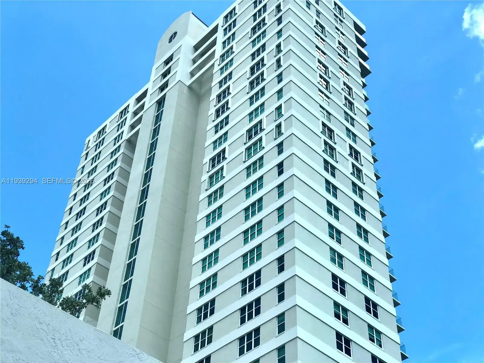 2 bedroom 2 bath Residential Lease for rent at 800 Claughton Island Dr # 1903, Miami FL 33131