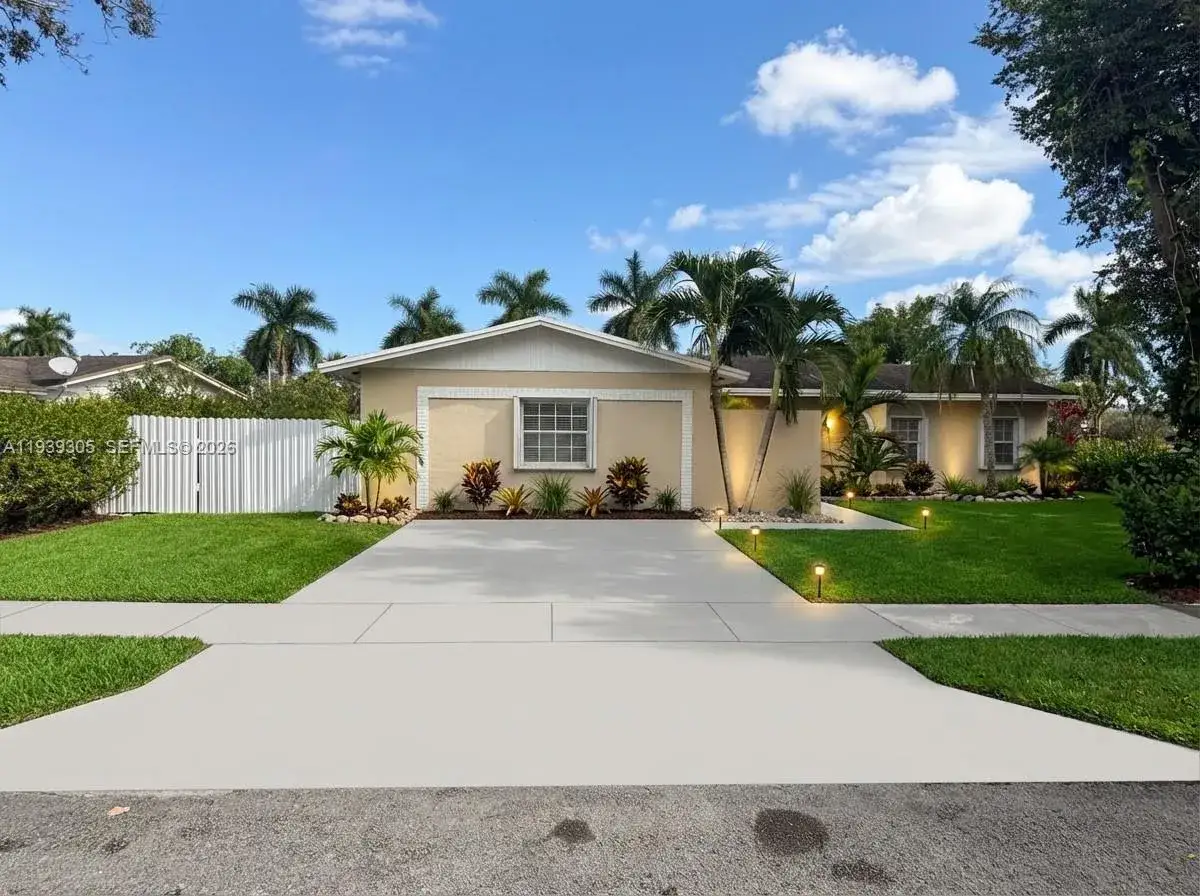 3 bedroom 2 bath Residential Lease for rent at 8111 SW 129th Ave, Miami FL 33183