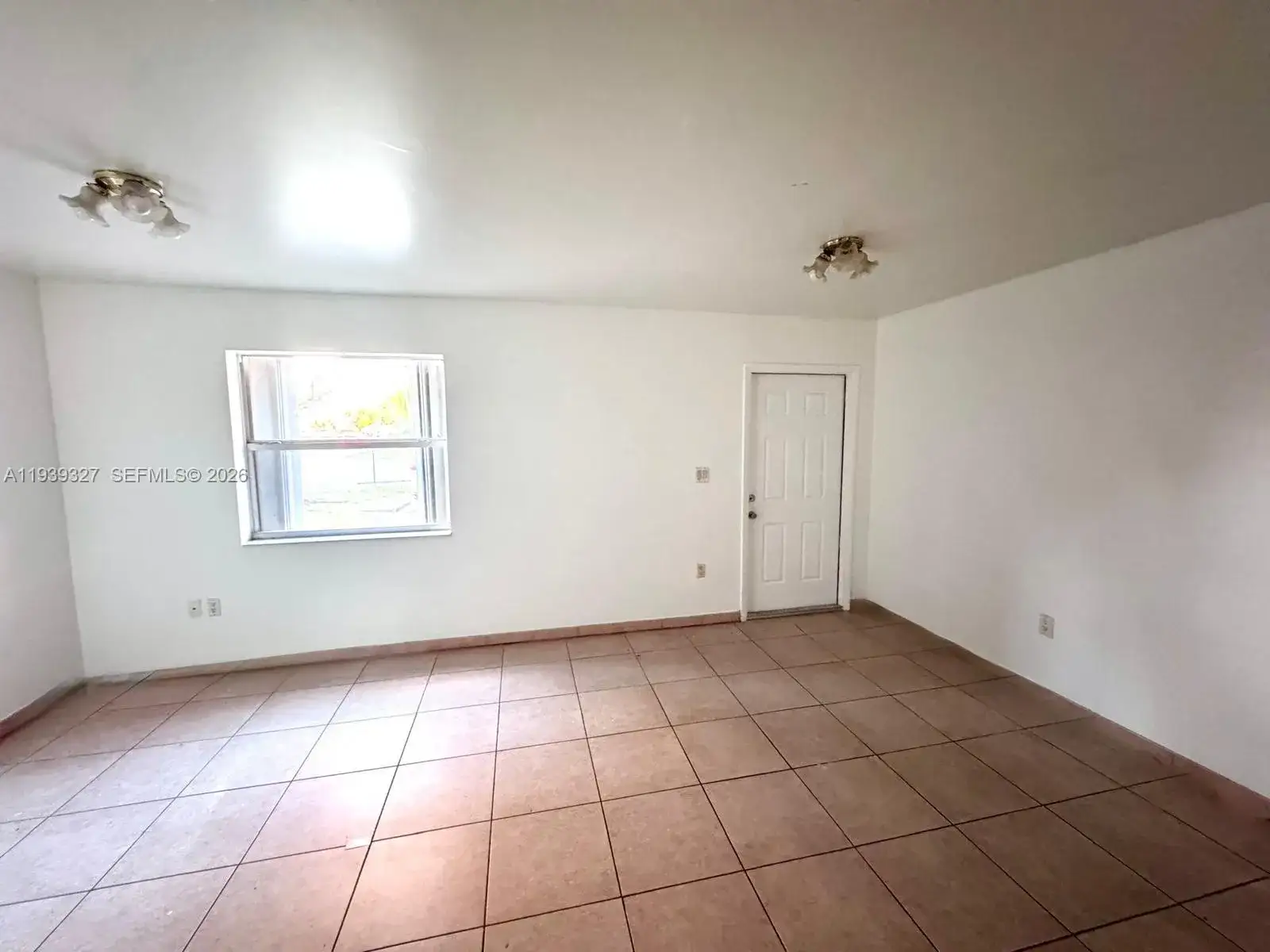 2 bedroom 1 bath Residential Lease for rent at 14140 NE 2nd Ct # 2, Miami FL 33161