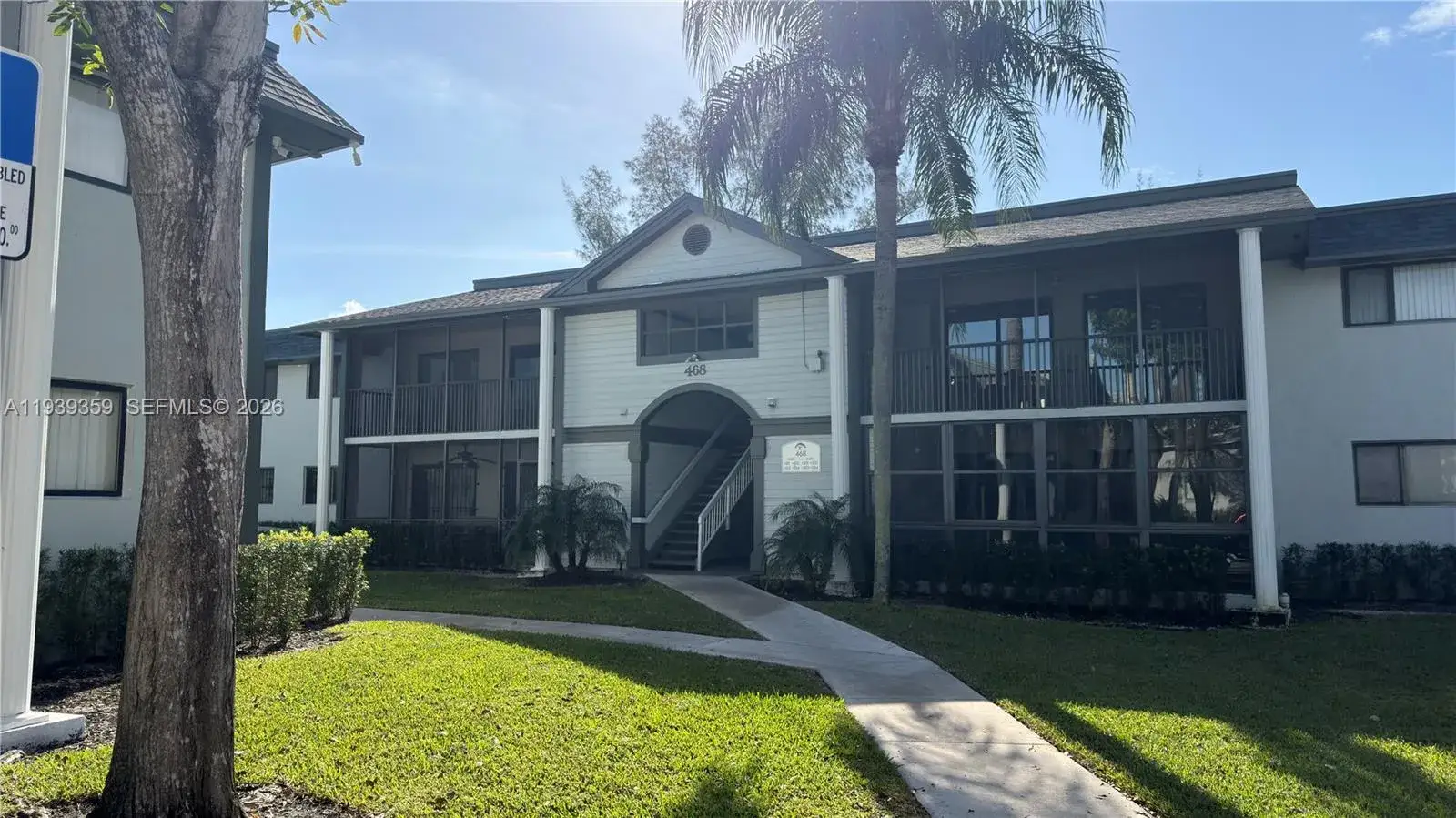 3 bedroom 2 bath Residential Lease for rent at 468 NE 206th Ln # 201, Miami FL 33179