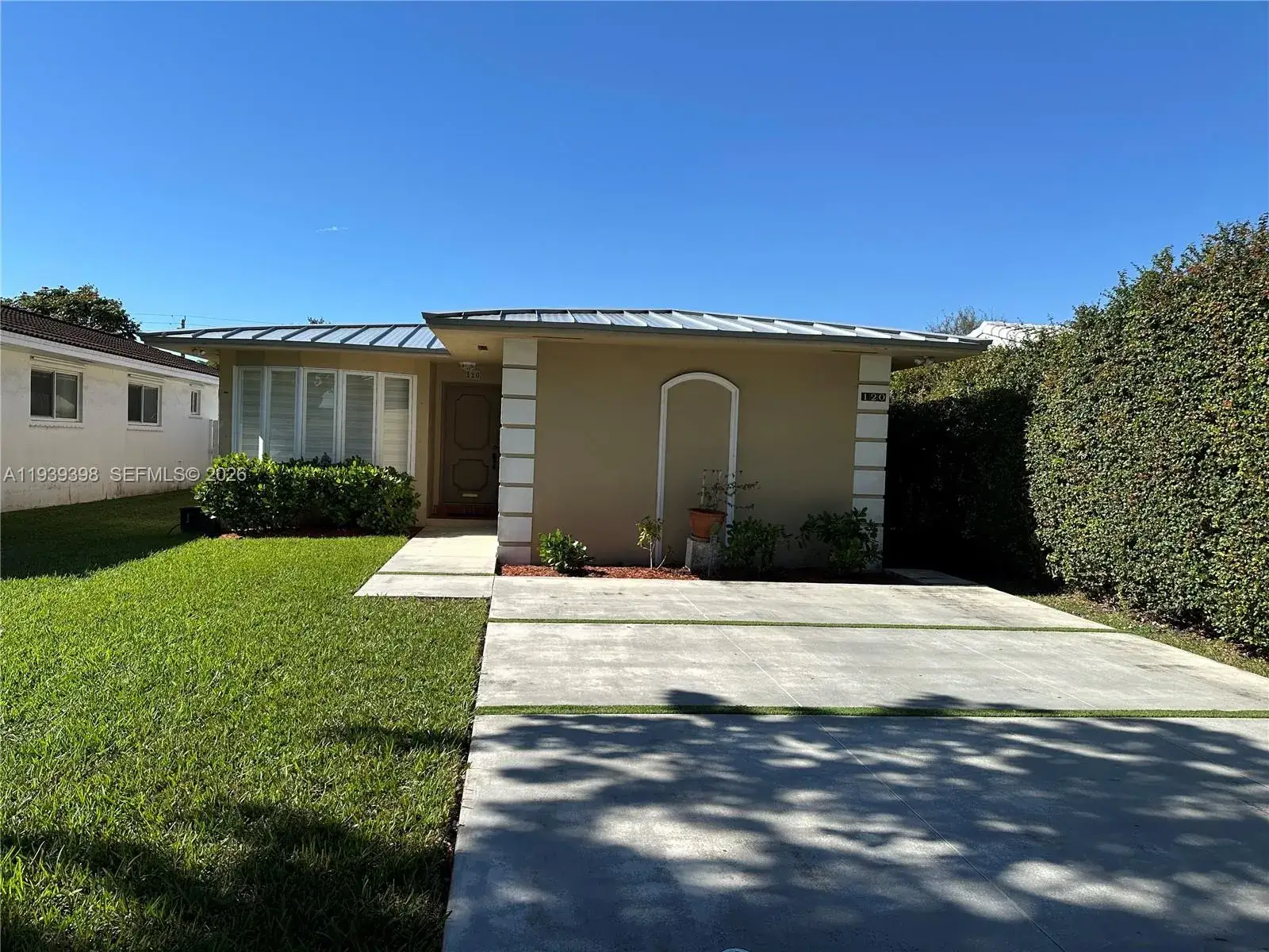2 bedroom 2 bath Residential Lease for rent at 120 Pocatella St # 120, Miami Springs FL 33166