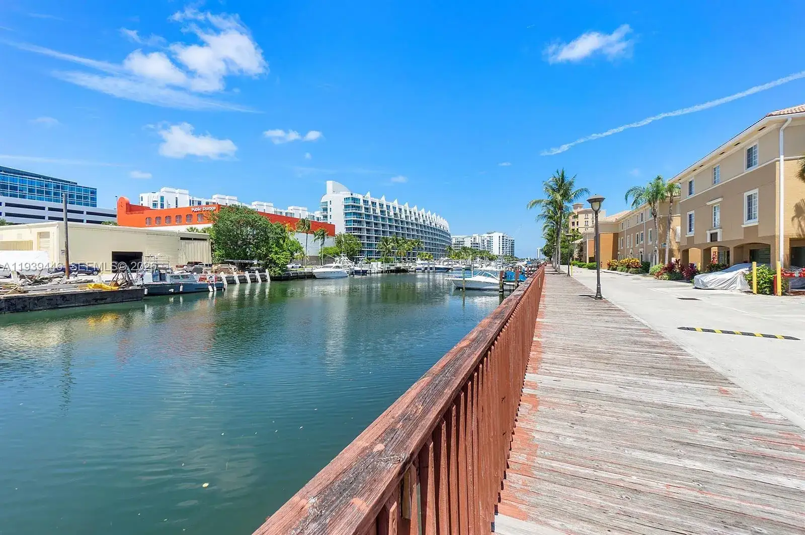 2 bedroom 2 bath Residential for sale at 2861 NE 185th St # 302, Aventura FL 33180