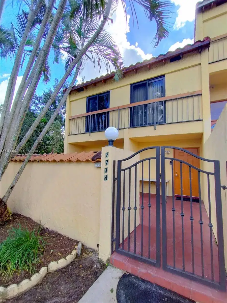 3 bedroom 2 bath Residential Lease for rent at 7734 Balboa St # 7734, Sunrise FL 33351