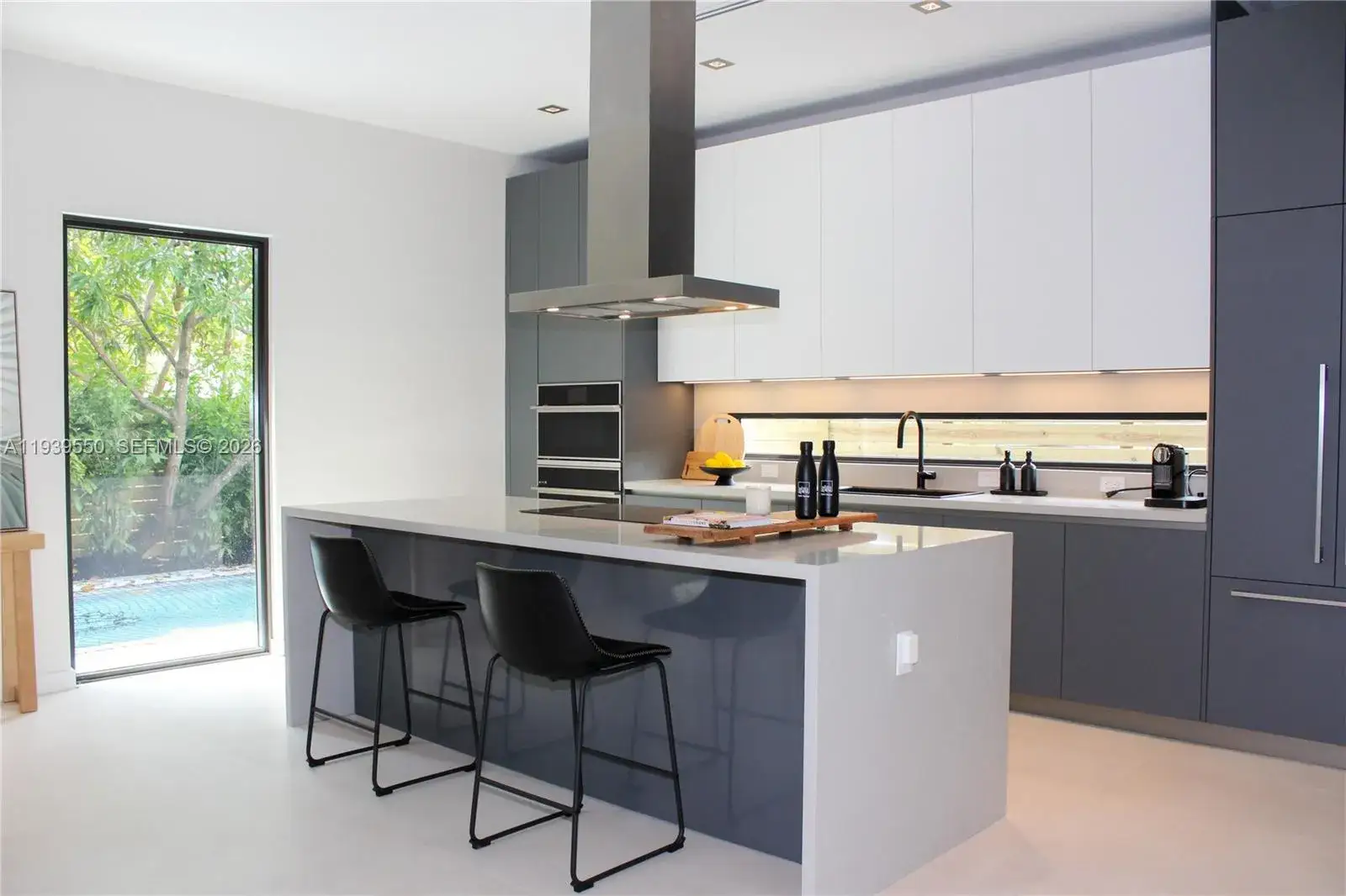4 bedroom 4 bath Residential for sale at 3540 Oak Ave, Miami FL 33133
