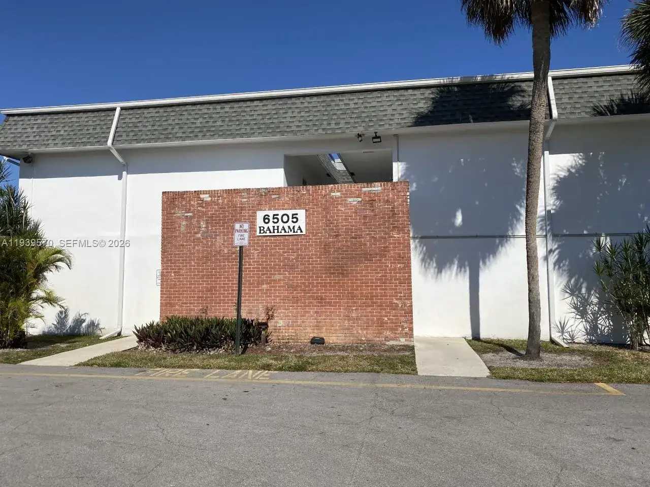 2 bedroom 2 bath Residential for sale at 6505 Winfield Blvd # 19, Margate FL 33063