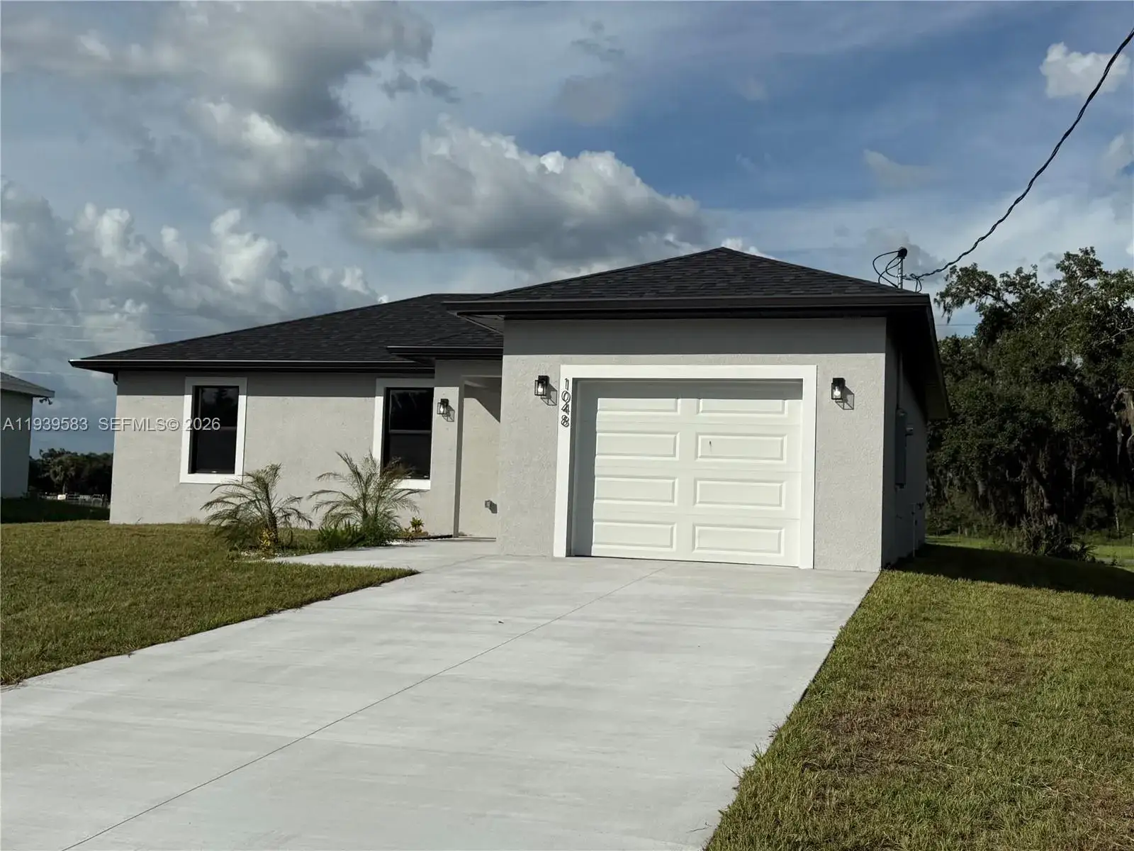 3 bedroom 2 bath Residential for sale at 1048 Jay Ct, La Belle FL 33935