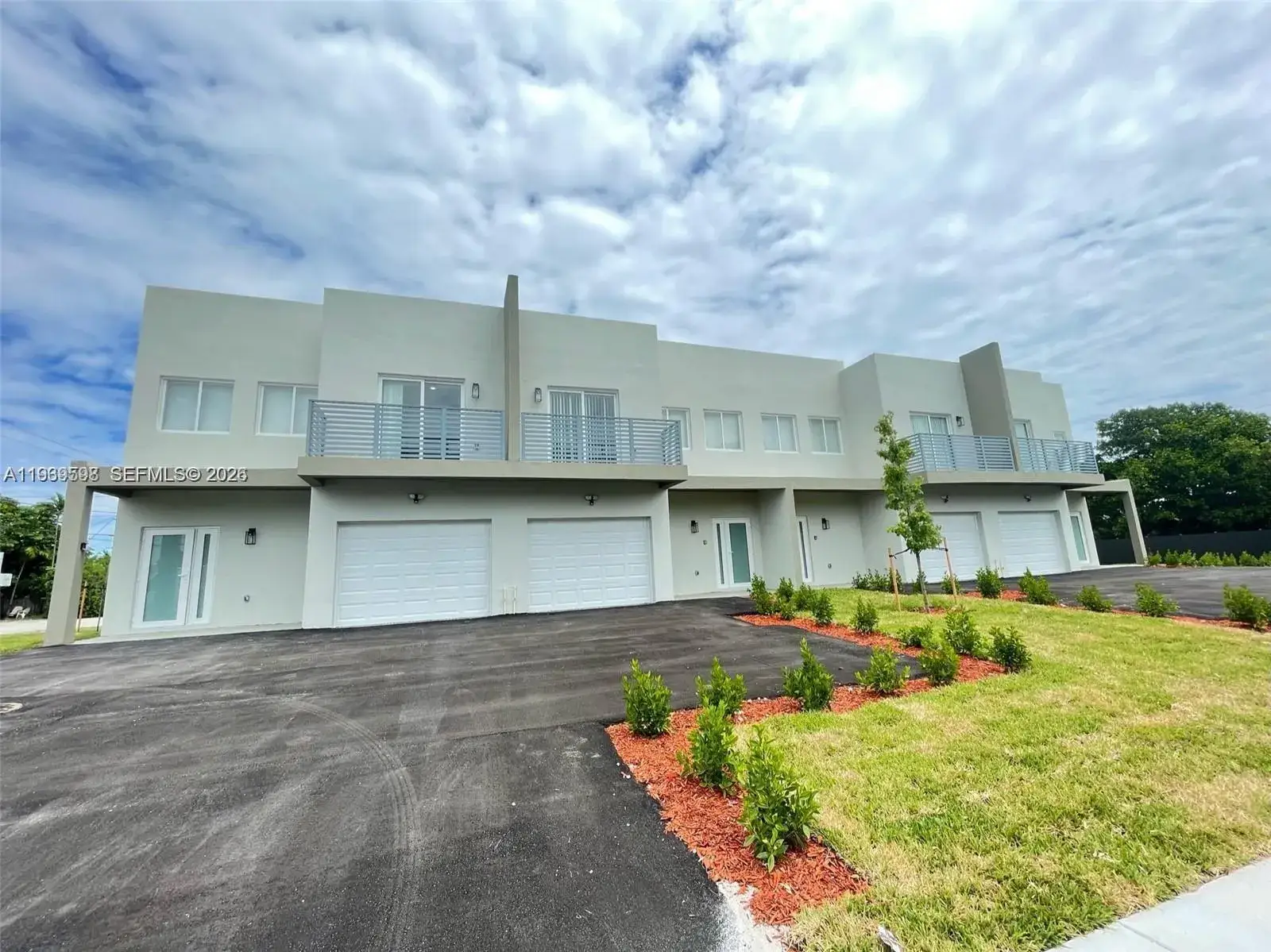 3 bedroom 2 bath Residential Lease for rent at 116 NW 10th St # A, Hallandale Beach FL 33009