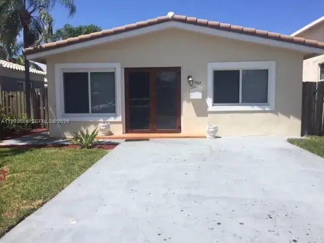 3 bedroom 2 bath Residential Lease for rent at 1527 Adams St # 1, Hollywood FL 33020
