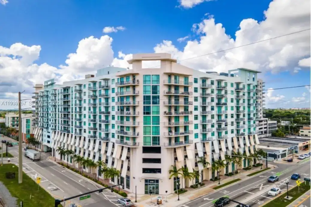 2 bedroom 2 bath Residential for sale at 140 S Dixie Hwy # 527, Hollywood FL 33020