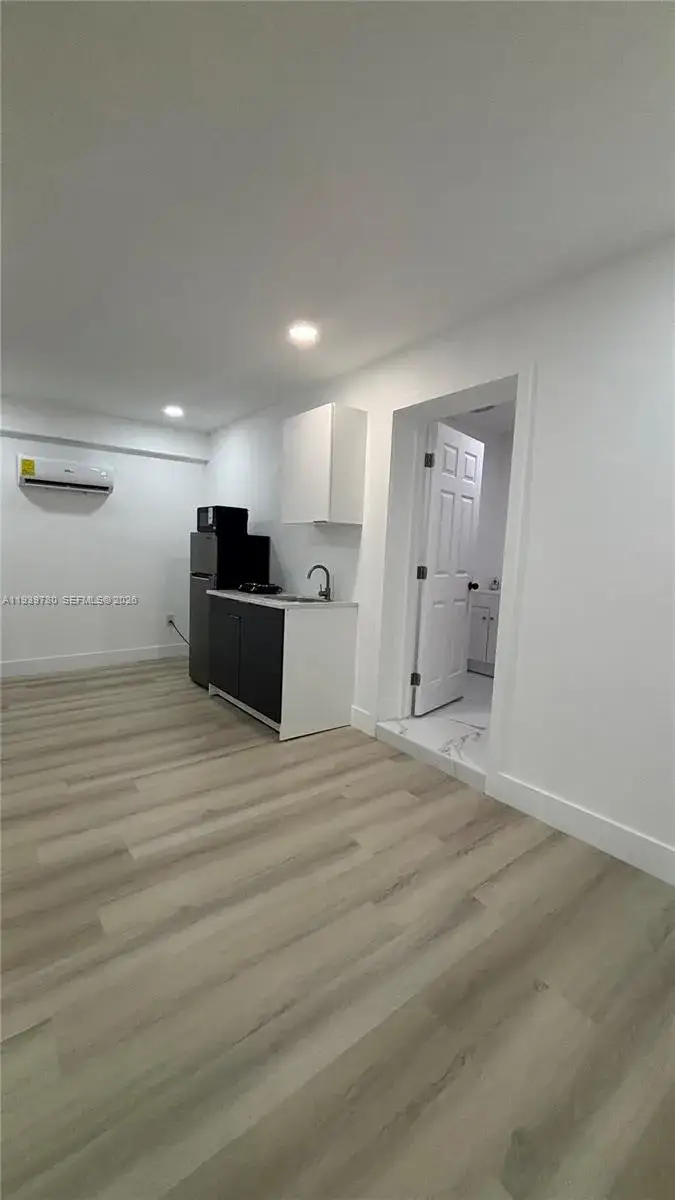 1 bedroom 1 bath Residential Lease for rent at 1201 NW 79th Way, Pembroke Pines FL 33024