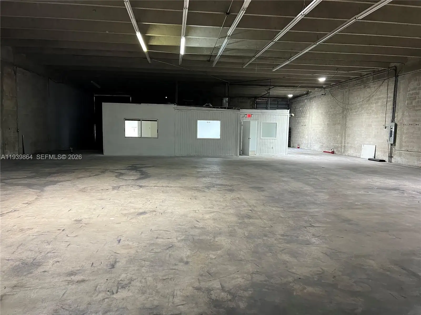 Commercial Sale for sale at 7286 NW 70th St, Miami FL 33166