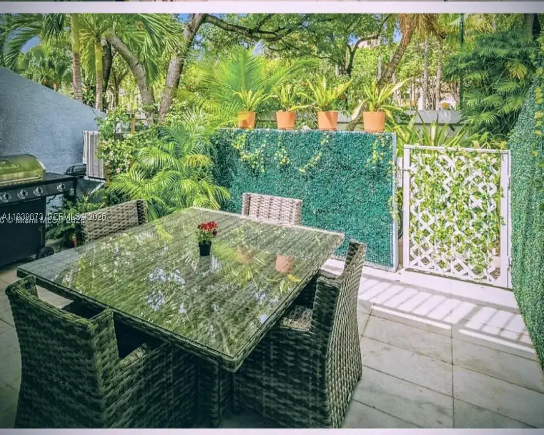 1 bedroom 1 bath Residential for sale at 798 Crandon Blvd # B, Key Biscayne FL 33149