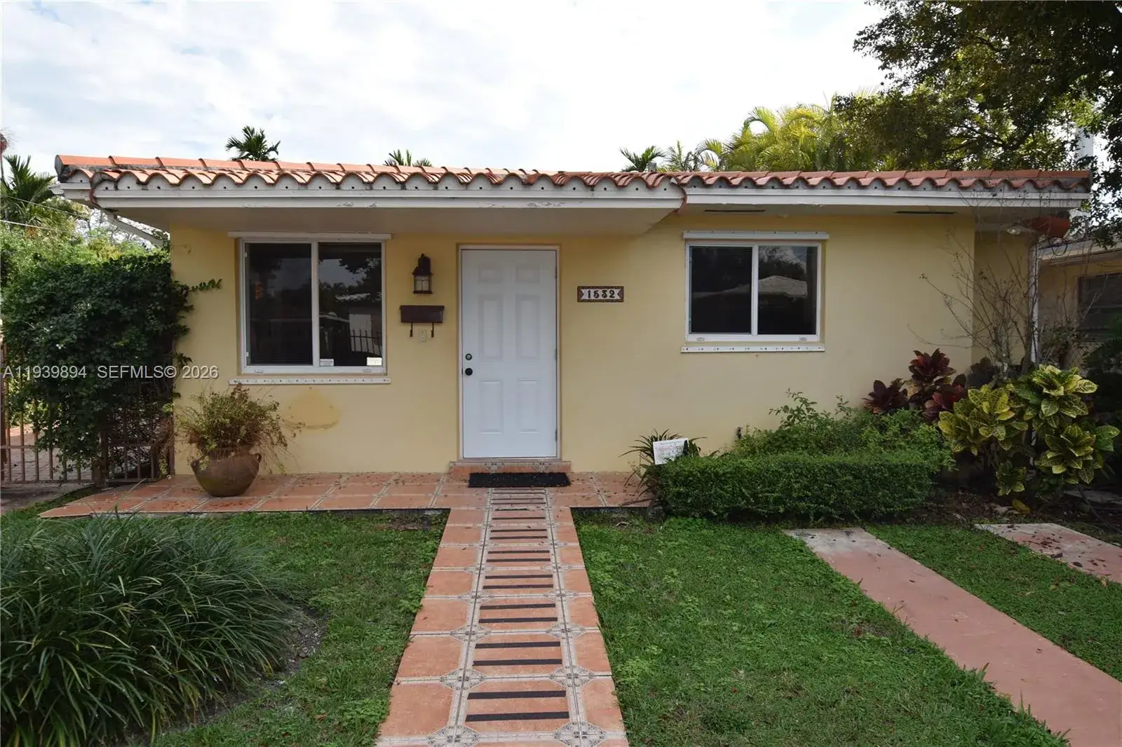 2 bedroom 1 bath Residential Lease for rent at 1532 SW 23rd St # 1532, Miami FL 33145