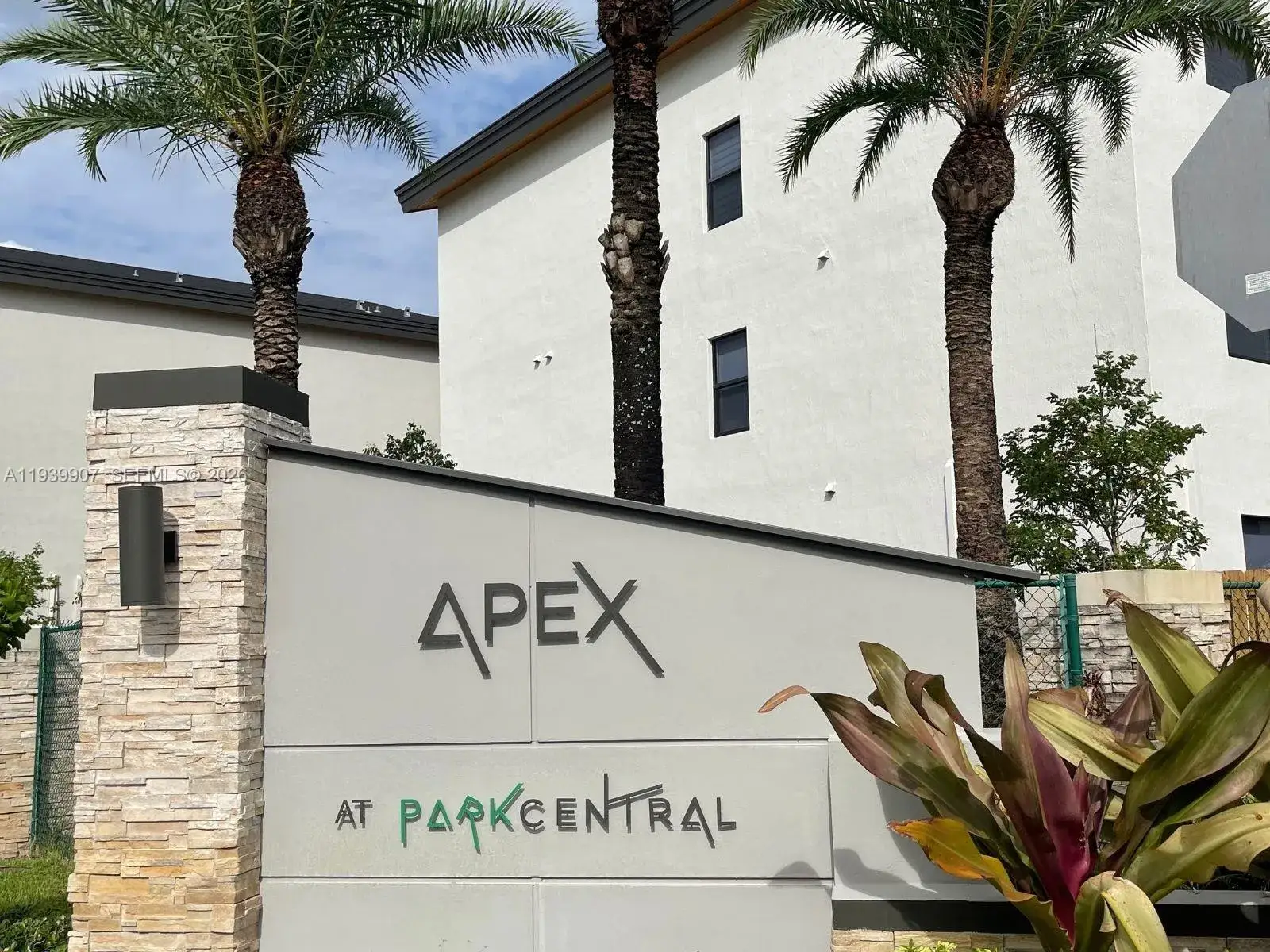 2 bedroom 2 bath Residential Lease for rent at 7915 NW 104th Ave # 32, Doral FL 33178