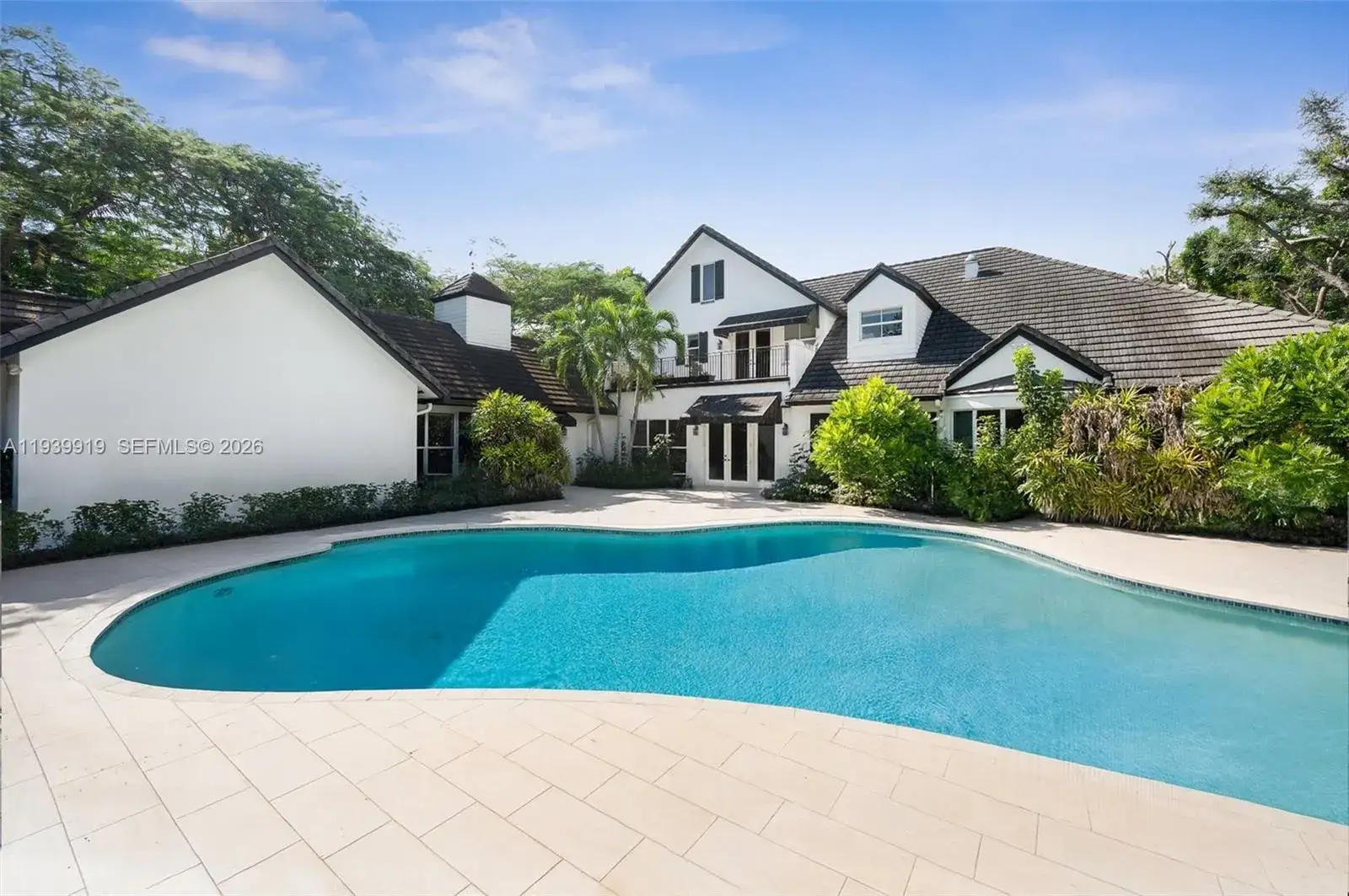 5 bedroom 6 bath Residential for sale at 10001 SW 60th Ct, Pinecrest FL 33156