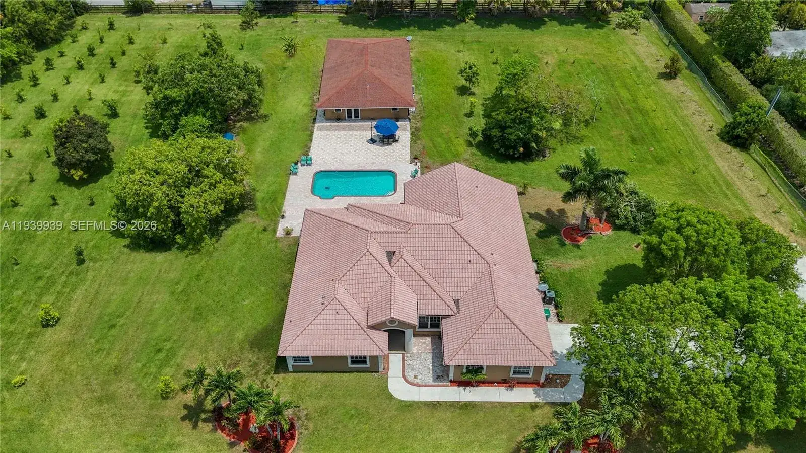 7 bedroom 4 bath Residential for sale at 12851 Luray Rd, Southwest Ranches FL 33330