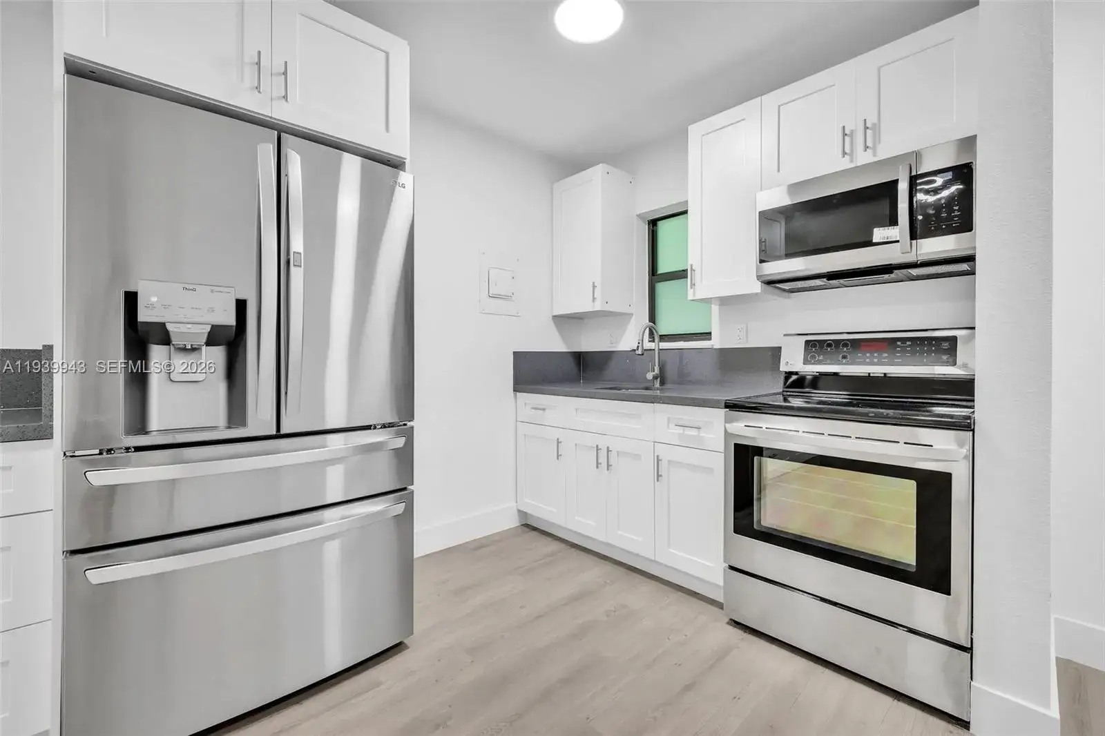 2 bedroom 1 bath Residential Lease for rent at 1530 SW 2nd St # 301, Miami FL 33135